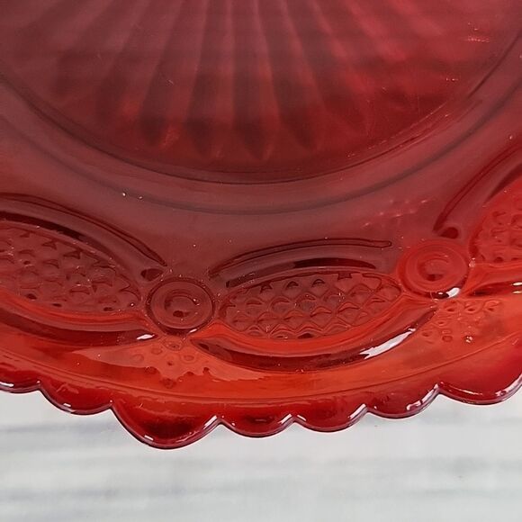 Avon Vintage Cape Cod Collection Ruby Red Glass Plate 7" round - Picture 2 of 7
